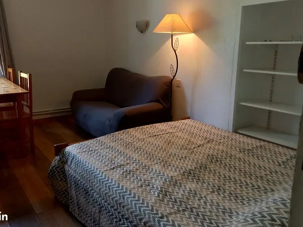 Loue studio meuble