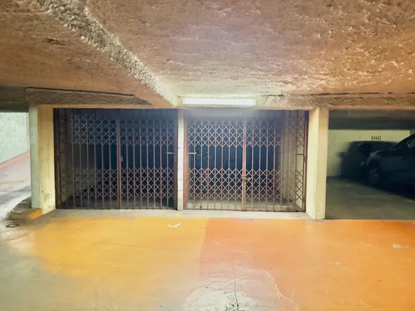 Vends box rue de Montparnasse
