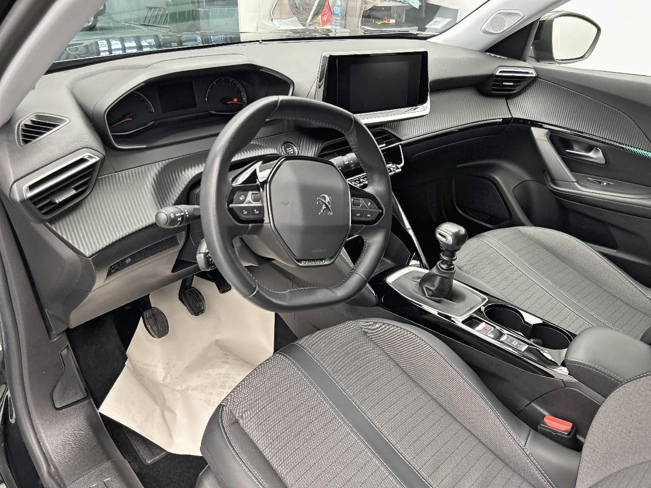 Peugeot 2008 puretech 100 s&s bvm6 allure — photo 9