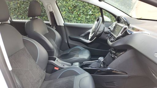 Peugeot 2008 1.2 PureTech 110 EAT6 - Crossway – 2019 – 34165 km – Essence – Boîte Automatique — photo 13