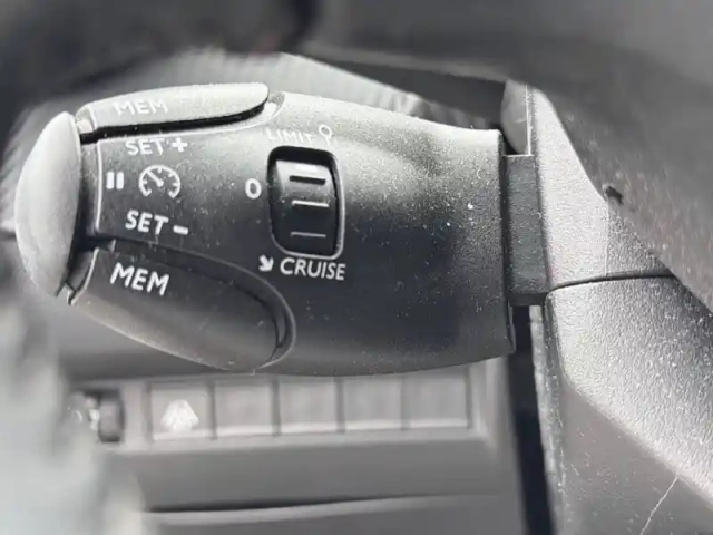 Peugeot 208 electrique 50 kwh 136ch — photo 19