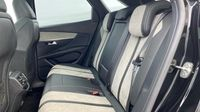 Peugeot 3008 HYBRID4 300ch GT e-EAT8 — photo 10