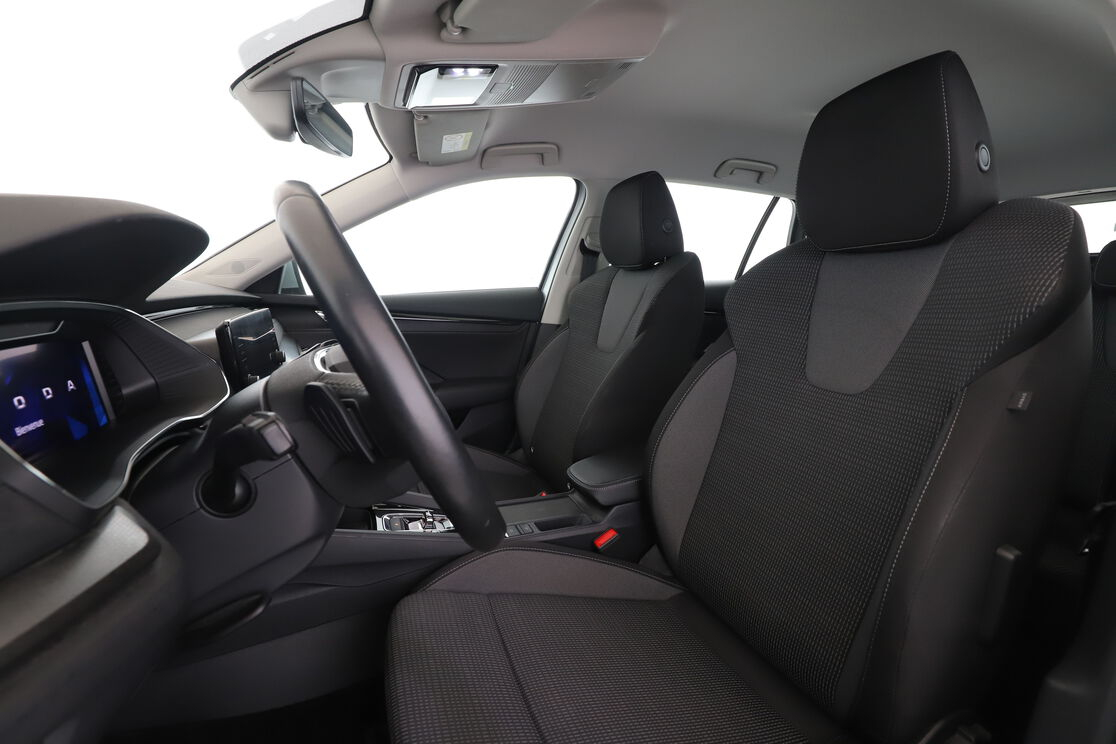 Skoda Octavia Combi 2.0 TDI Ambition DSG7 — photo 9