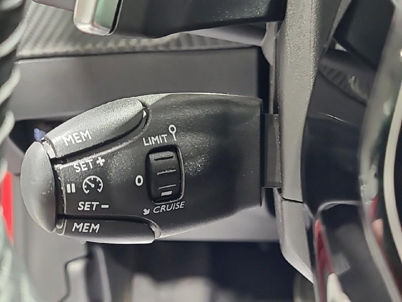 Peugeot 208 hybrid 100 e-dcs6 allure — photo 24