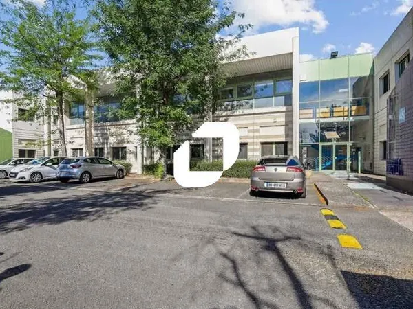 Bureaux 875 m²