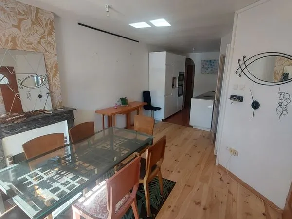 Appartement 5 pièces 98m2 Rdc