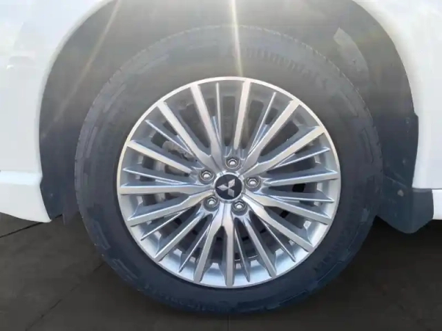 Mitsubishi Outlander phev twin motor intense 4wd — photo 15