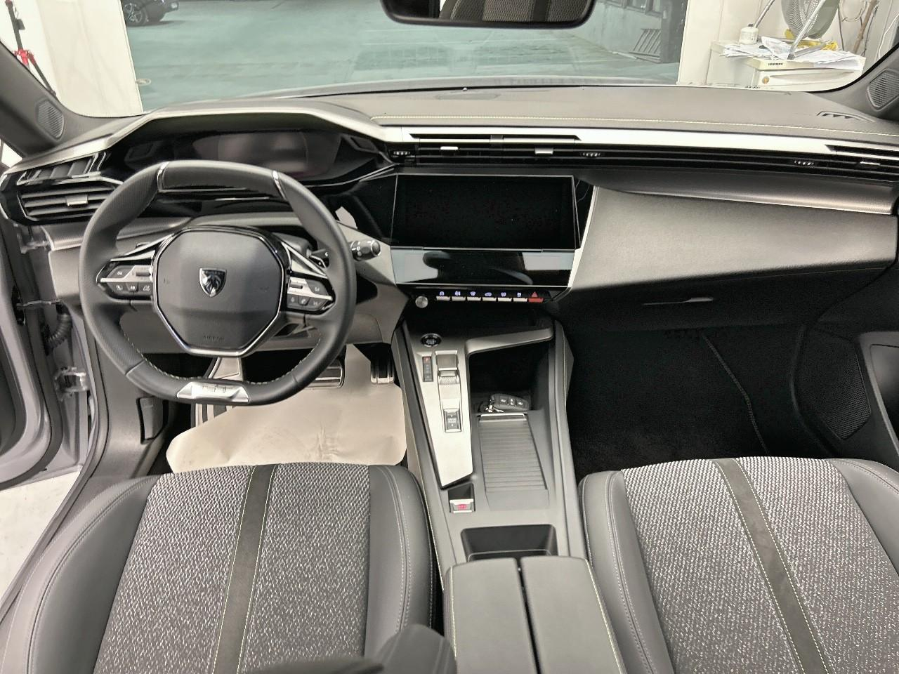 Peugeot 308 hybrid 145 e-dcs6 gt — photo 12