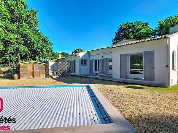 Maison Etaules 6 pièce(s) 161 m2 Terrain de 1945m2 + Piscine