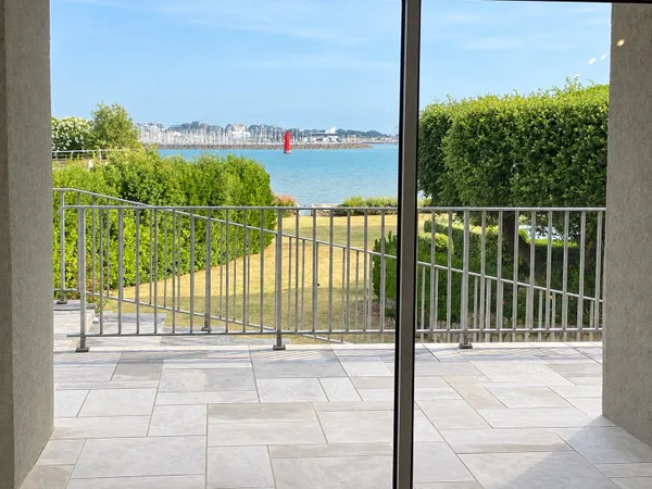 À louer T2 45 m2, vue mer, cave, emplacement parking