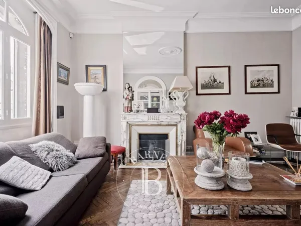Maison 9 pièces 220 m²