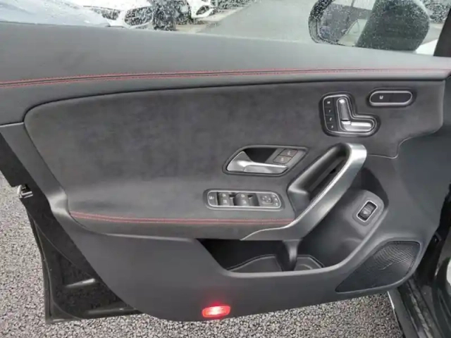 Mercedes Cla 200 d coupé amg line — photo 4