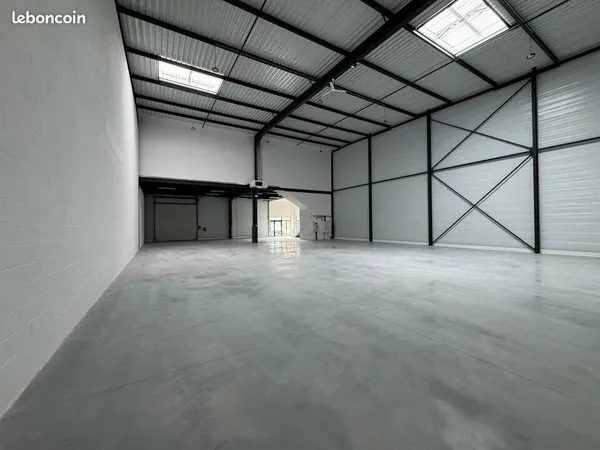 LOCAL D'ACTIVITE 502 m² GRETZ-ARMAINVILLIERS