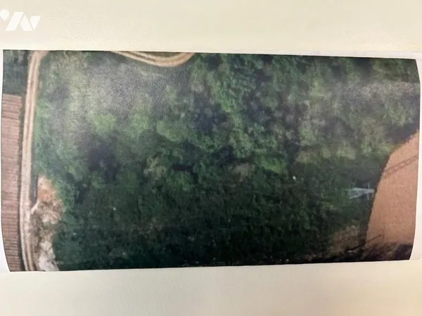Terrain 2100 m²