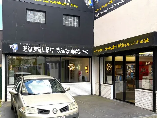 Direct propriétaire - Local boutique de 391m² sur Plaisir (78370)