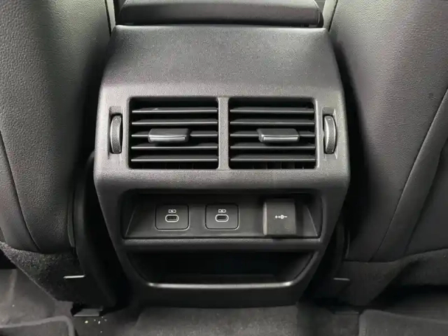 Land Rover Discovery Sport p300e phev awd bva — photo 16