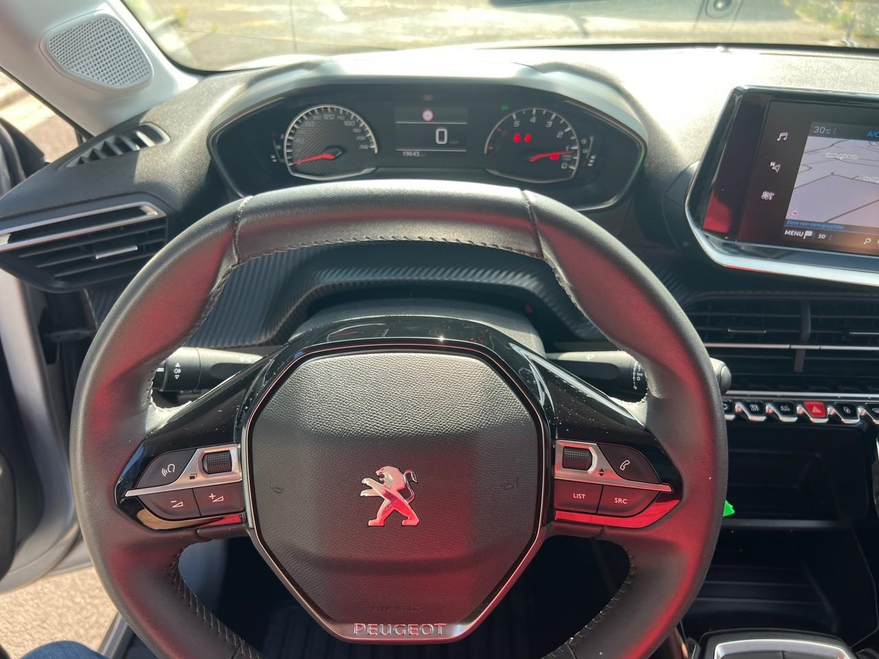 Peugeot 208 puretech 100 s&s bvm6 style — photo 12