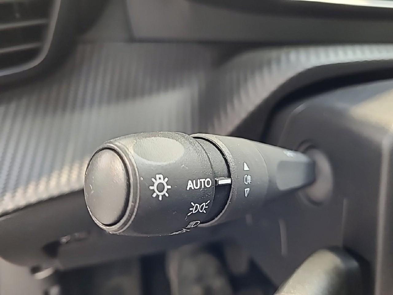 Peugeot 2008 puretech 130 s&s bvm6 allure — photo 23