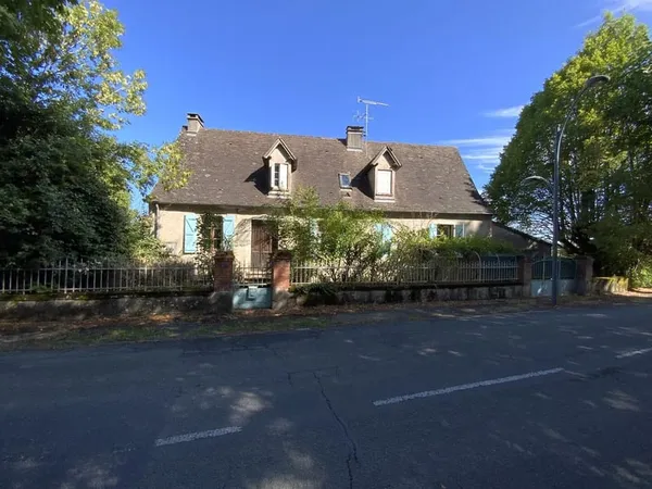 Secteur Coeur de Causse: Maison avec studio indépendant et 8 953 m² de terrain, beau potentiel