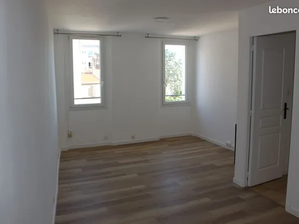 T1 de 33 m² refait à neuf - La Seyne-sur-Mer
