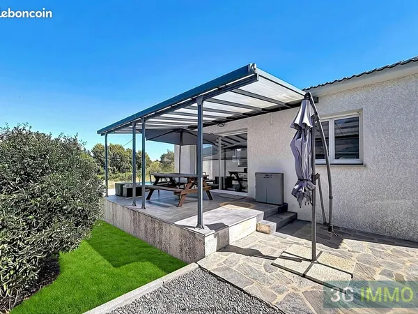 Vente | Maison climatisée| 3ch | 90.10 m² | Santa-Maria-Poggio | Terrasse · Jardin · Piscine