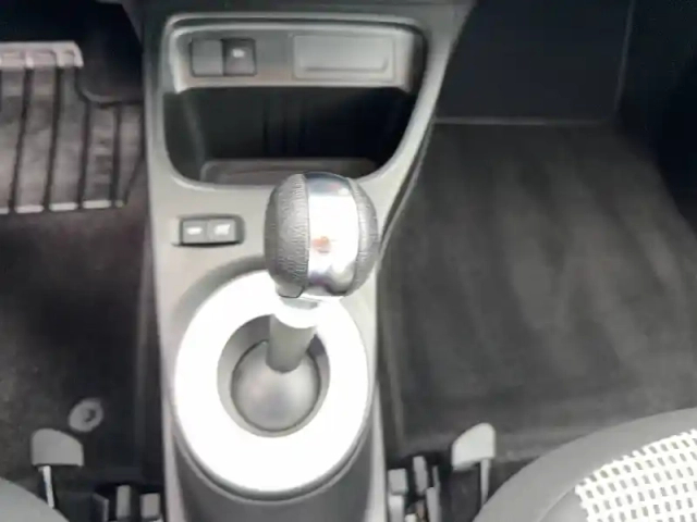 Renault Twingo iii e-tech — photo 13