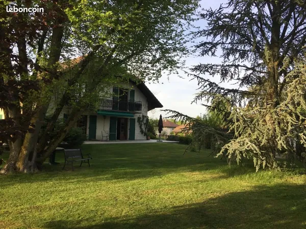 Maison familiale - 2 Km frontière - Vue exceptionnelle