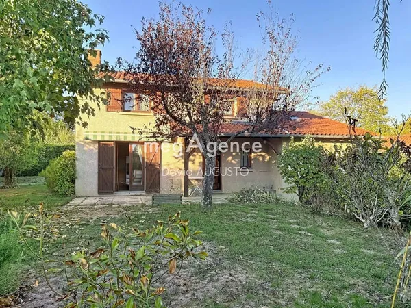 Maison 4 chambres au calme, garage et terrain de 1060m2