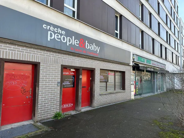 Boutique 2 pièces 124 m²