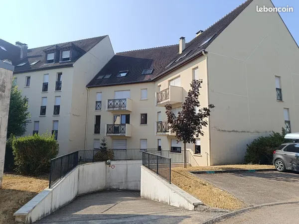 F2 dans belle résidence avec parking