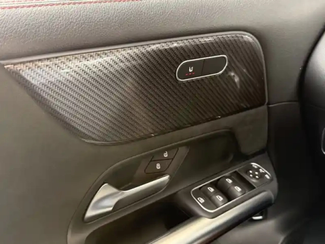 Mercedes Gla 200 d 150ch amg line 8g-dct — photo 25