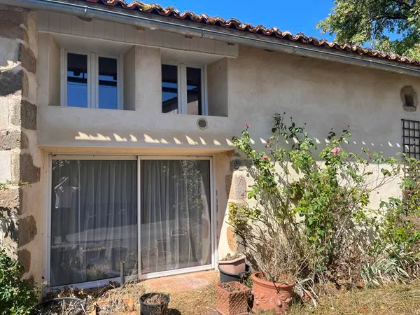 Maison en pierre de 3 pièces principales