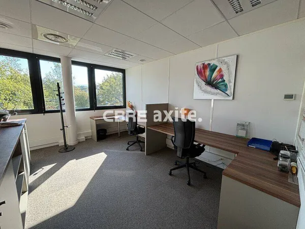 Bureau 135 m²