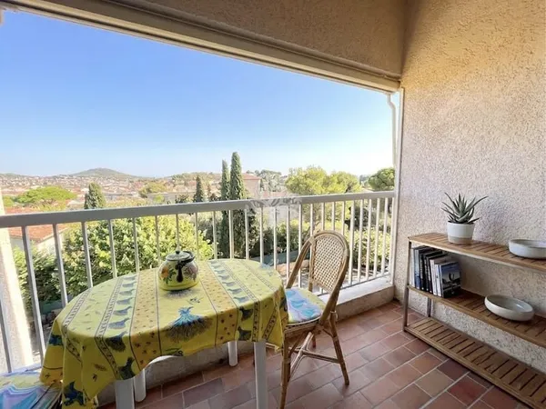 APPARTEMENT PORTISSOL AU CALME