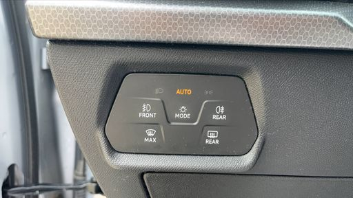 Seat Leon 1.0 TSI 110 - Business – 2022 – 63971 km – Essence – Boîte Manuelle — photo 6