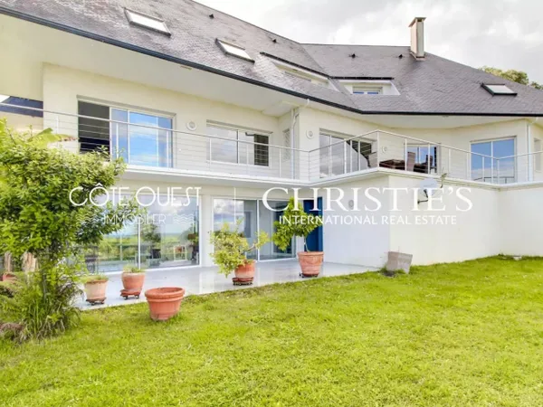 À vendre Jurançon - Maison contemporaine avec piscine vue Pyréné