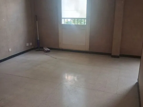 Aubagne centre - ancien cabinet médical - 53 m² + cave