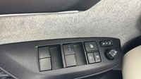 Toyota Yaris 116h Iconic 5p — photo 28