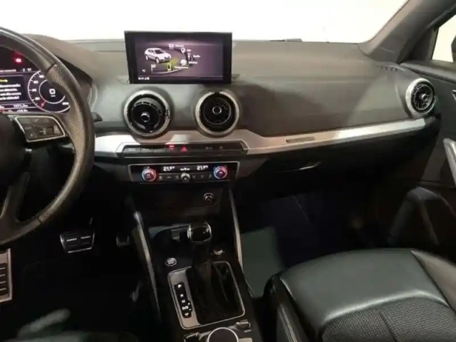 Audi Q2 35 tfsi 150 s tronic 7 s line plus — photo 10