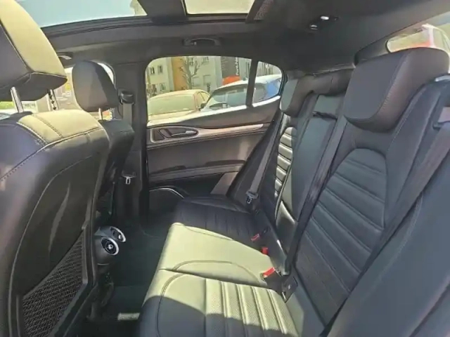 Alfa Romeo Stelvio 2.2 diesel 190ch sprint q4 at8 my22 — photo 10