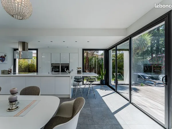Villa 5 pièces 202 m²