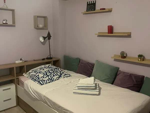 Loue chambre en colocation dans maison