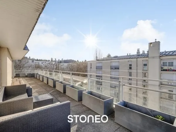 Appartement 3 pièces en dernier étage avec terrasse
