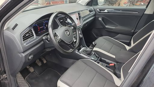 Volkswagen T-Roc 1.5 TSI 150 - Carat – 2019 – 105025 km – Essence – Boîte Manuelle — photo 44