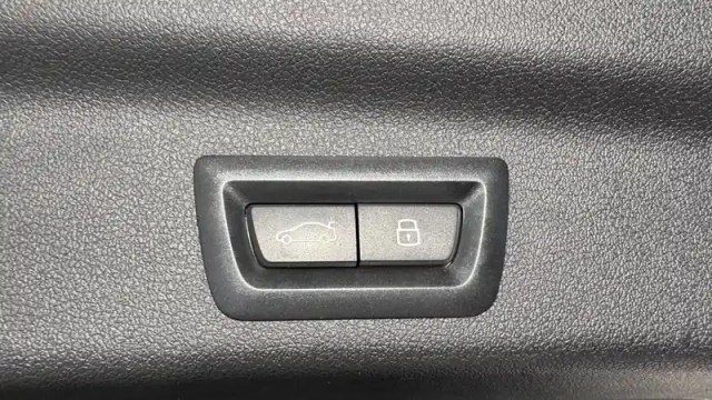 Bmw X1 i xdrive30 — photo 25