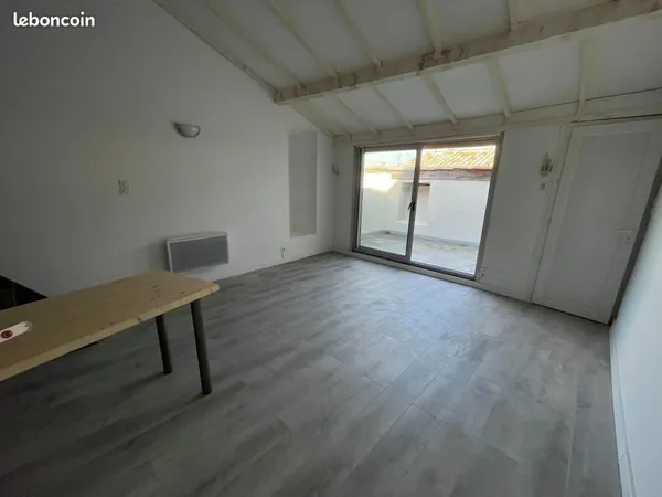 Studio 1 pièce 28 m²