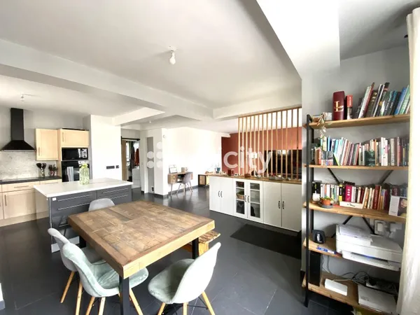 Maison 6 pièces 245 m²