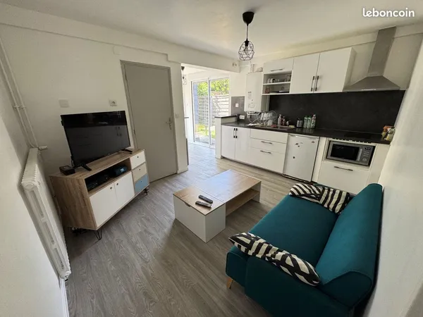 Chambre meublée en colocation (2 chambres) avec jardin privatif - proche tramway et facultés