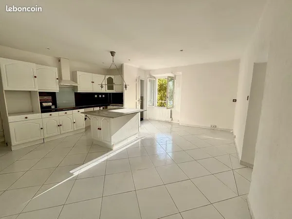 Appartement à vendre au Revest les Eaux