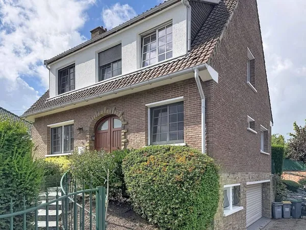 Maison 5 pièces 145 m²